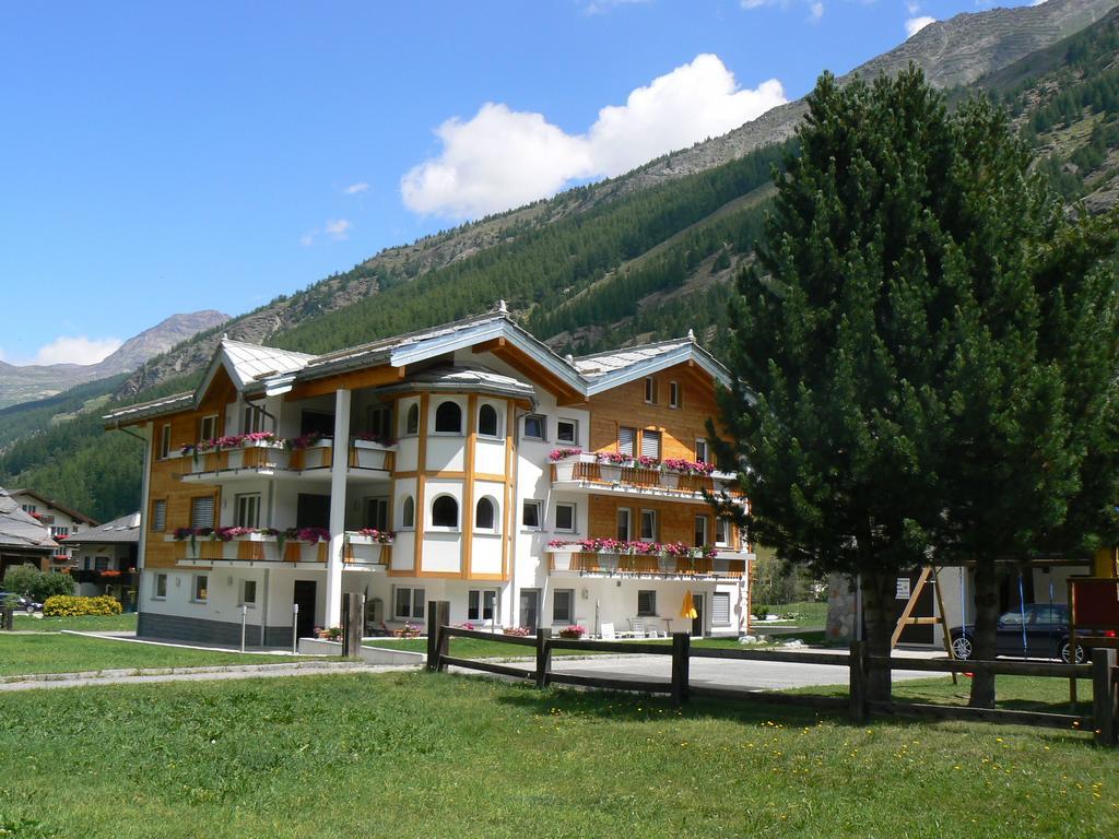 Ferienwohnung Haus Alpenstern Saas-Grund Exterior foto