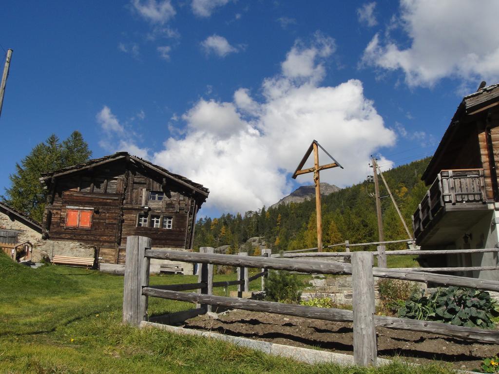 Ferienwohnung Haus Alpenstern Saas-Grund Exterior foto